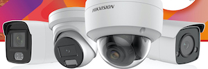 Hikvision presenta sus nuevas cámaras ColorVu 4K con tecnología AcuSense